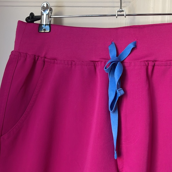 FIGS Magenta High Waisted Yola Skinny Scrub Pants MP - Picture 3 of 8